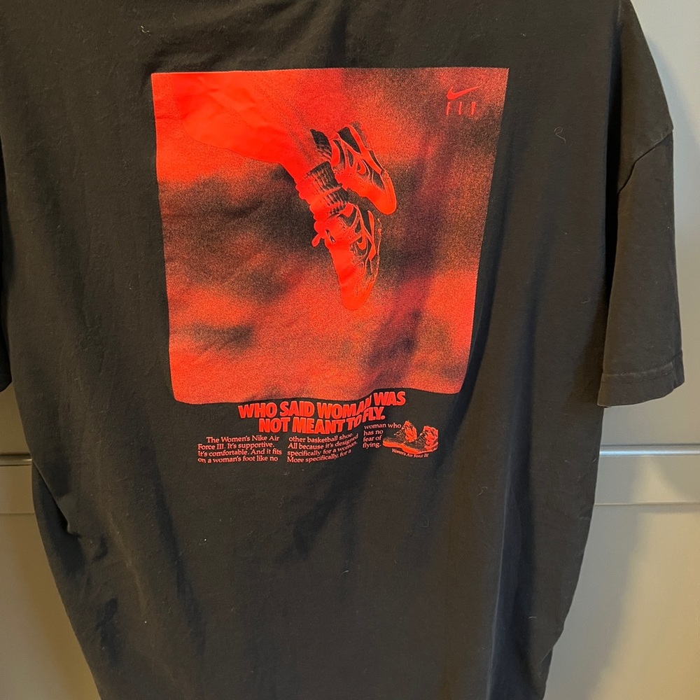 Women’s Nike shirt